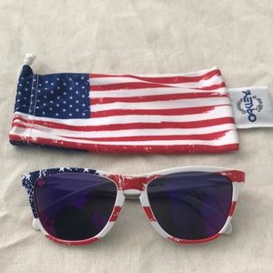 Oakely American Flag Frogskins